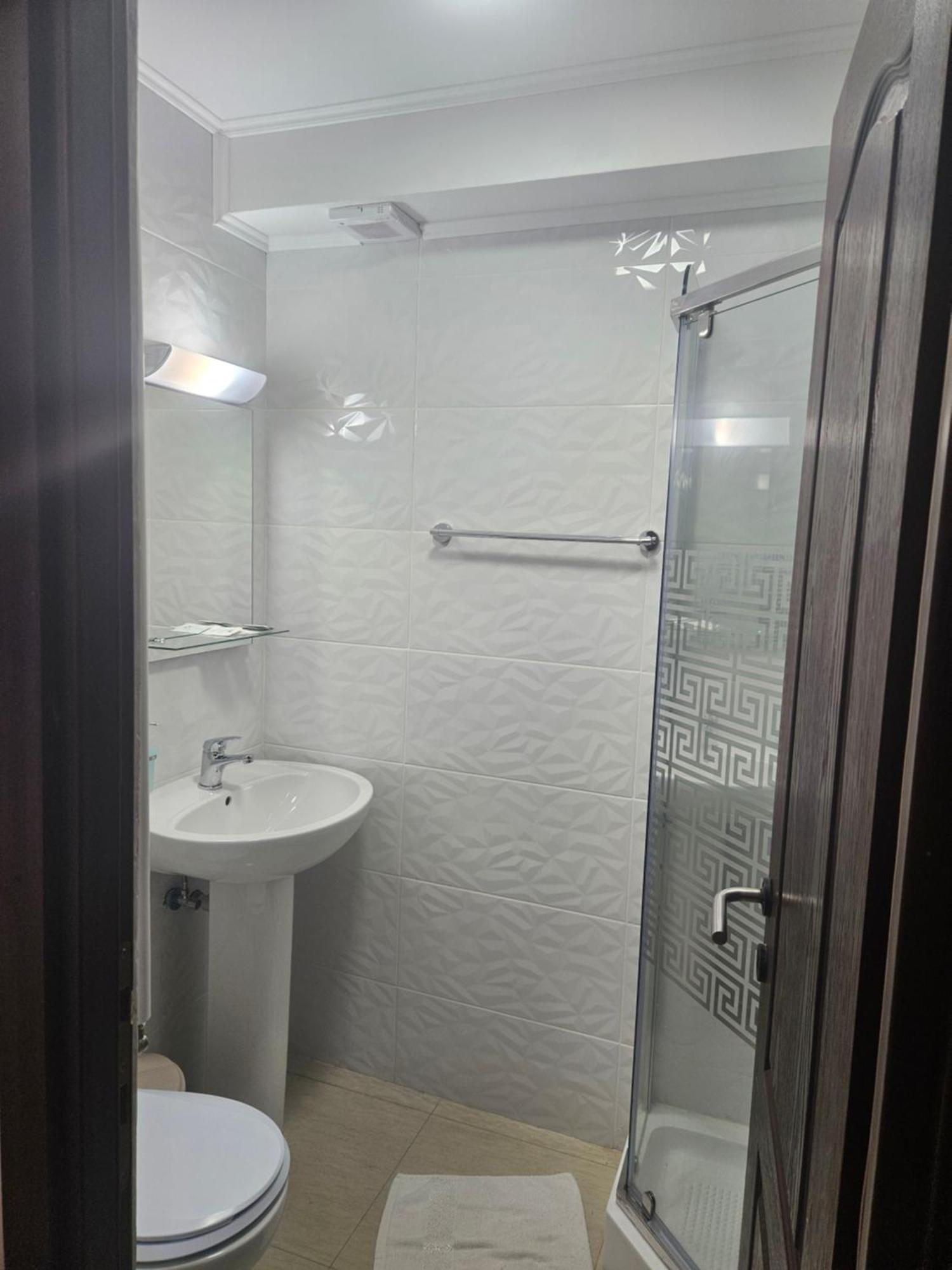 Hotel Marina 2 Bükreş Dış mekan fotoğraf